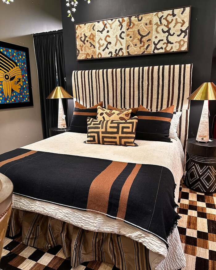 Black and Gold Bedroom Ideas