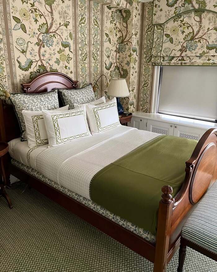 sage green and cream bedroom ideas