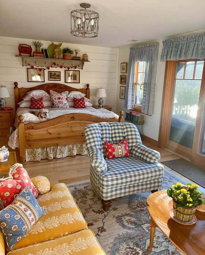 small bedroom ideas for women
