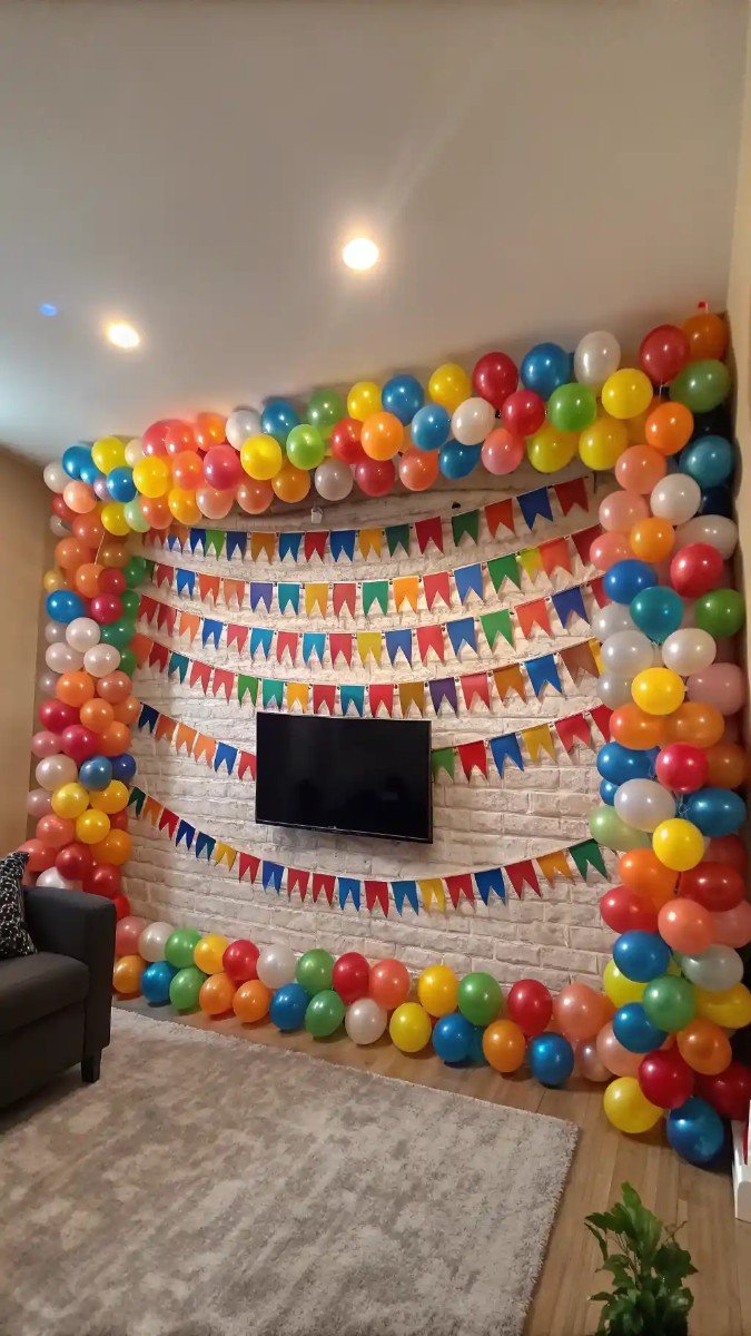 living room birthday party decor wall 11