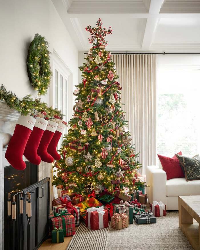 modern living room christmas decor ideas