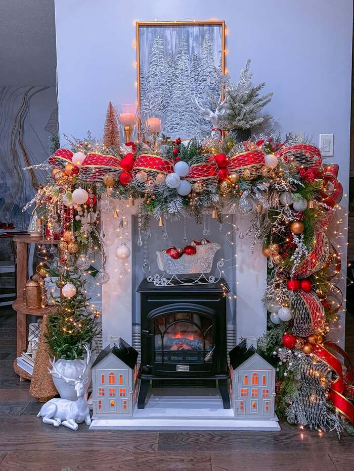 Christmas fireplace decor