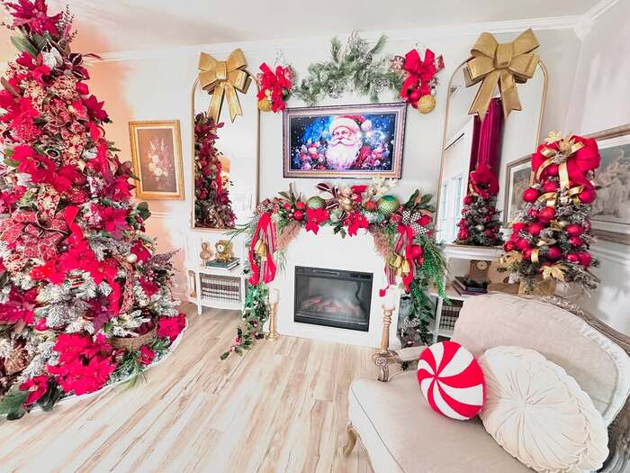 Cozy Christmas Living Room Fireplaces