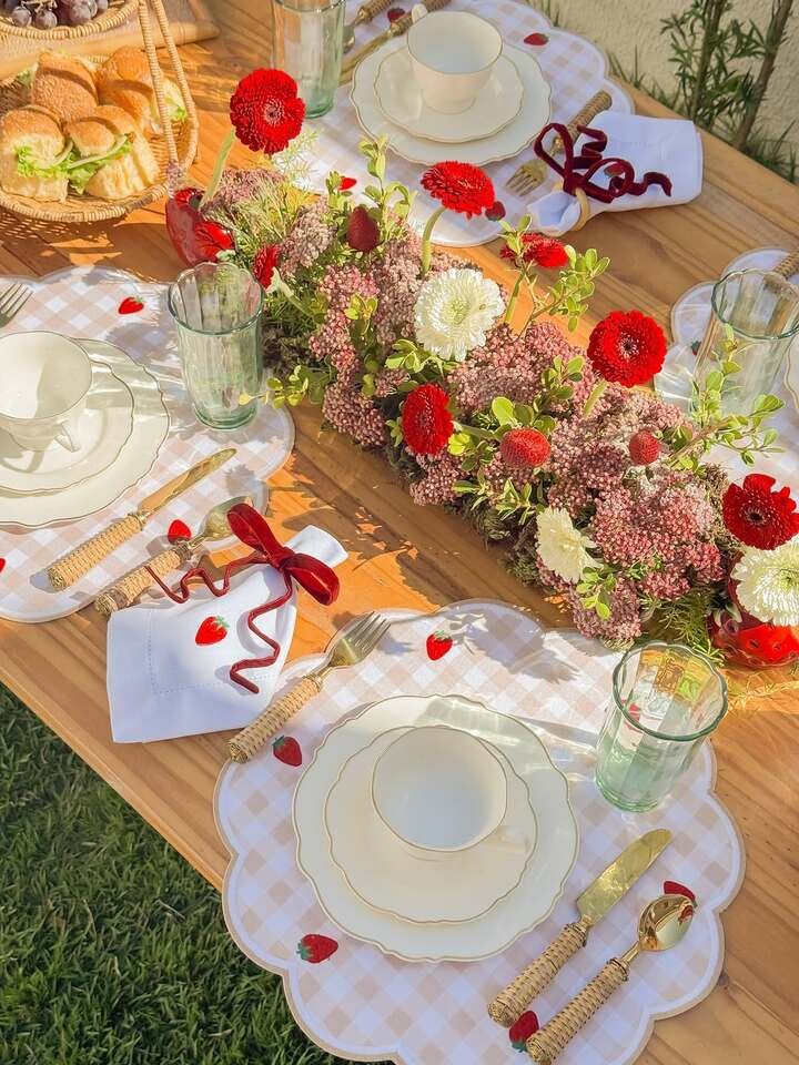 dining room table decor