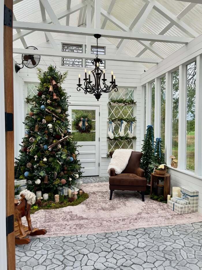 minimalist christmas decor