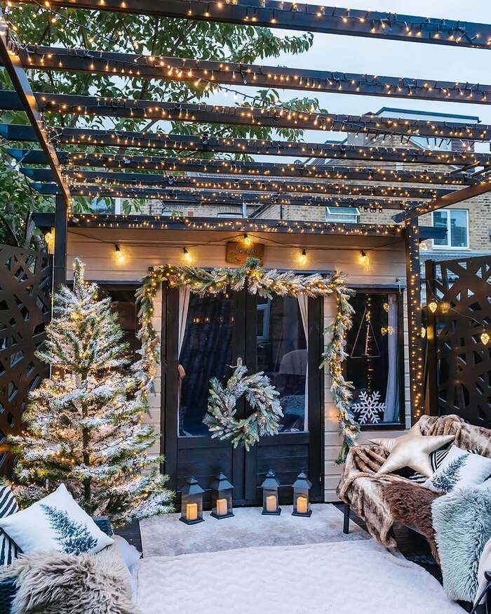 outdoor christmas decor ideas porches