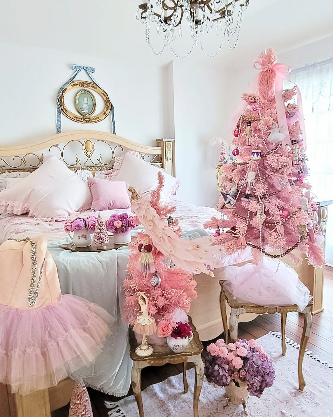 pink christmas bedroom